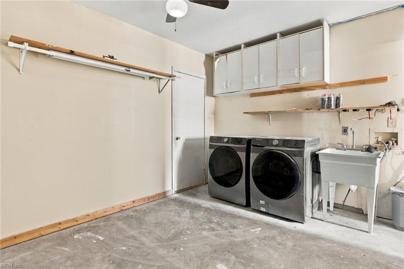 Photo 25 of 42 residential for sale in Virginia Beach virginia