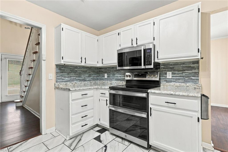 Photo 9 of 42 residential for sale in Virginia Beach virginia