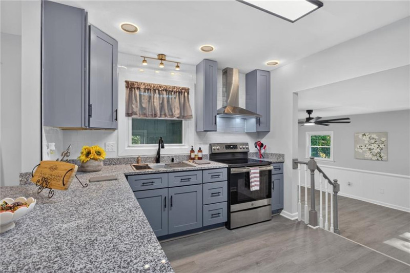 Photo 13 of 31 residential for sale in Newport News virginia