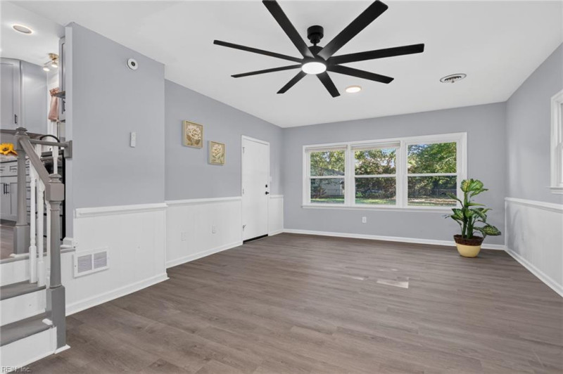 Photo 17 of 31 residential for sale in Newport News virginia