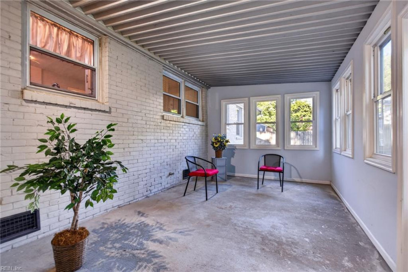 Photo 18 of 31 residential for sale in Newport News virginia