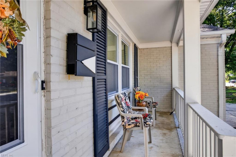 Photo 3 of 31 residential for sale in Newport News virginia