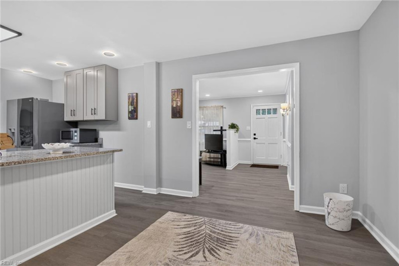 Photo 9 of 31 residential for sale in Newport News virginia