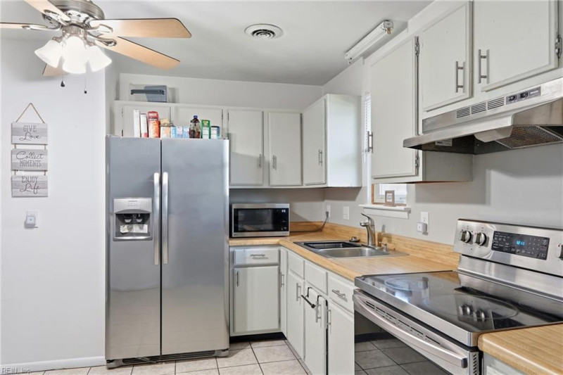 Photo 4 of 16 residential for sale in Newport News virginia