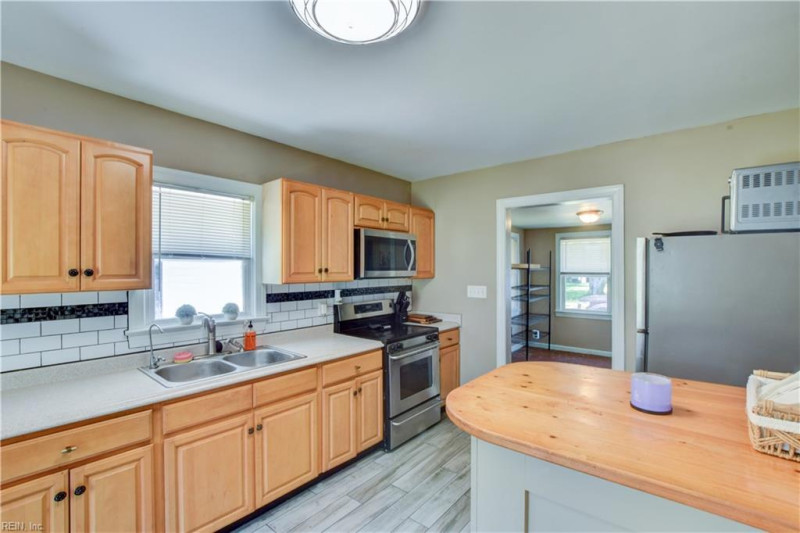 Photo 13 of 41 residential for sale in Chesapeake virginia Photo 13 of 41 residential for sale in Chesapeake virginia