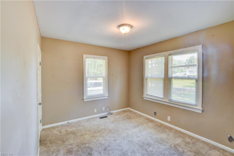 Photo 17 of 41 residential for sale in Chesapeake virginia Photo 17 of 41 residential for sale in Chesapeake virginia