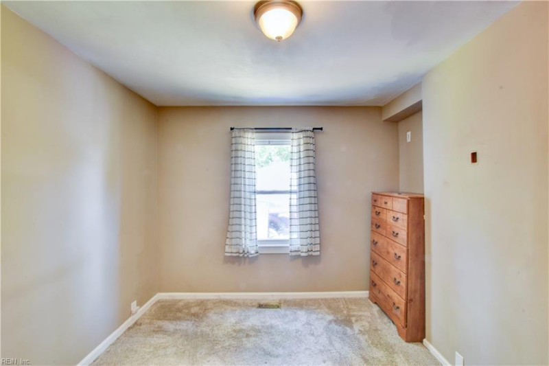 Photo 19 of 41 residential for sale in Chesapeake virginia Photo 19 of 41 residential for sale in Chesapeake virginia