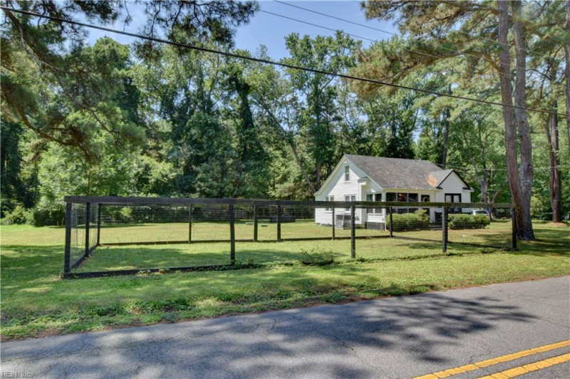Photo 38 of 41 residential for sale in Chesapeake virginia Photo 38 of 41 residential for sale in Chesapeake virginia