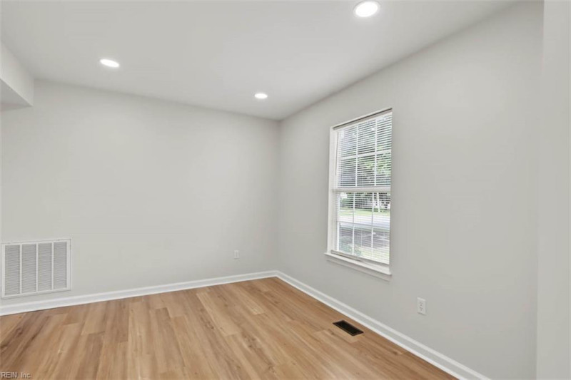 Photo 12 of 50 residential for sale in Newport News virginia Photo 12 of 50 residential for sale in Newport News virginia