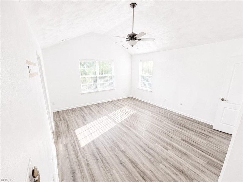 Photo 17 of 36 residential for sale in Hampton virginia