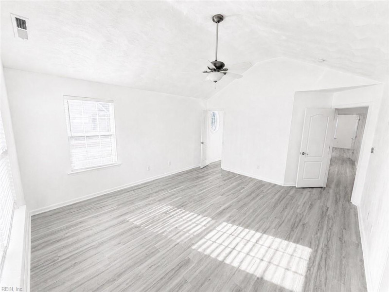 Photo 18 of 36 residential for sale in Hampton virginia