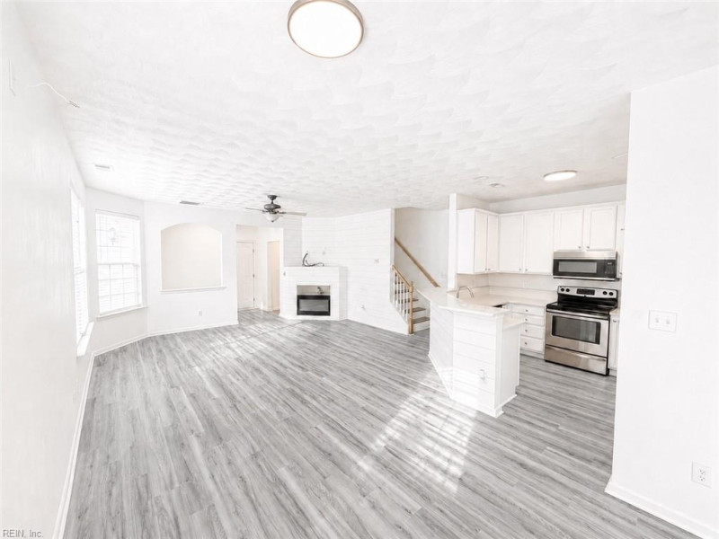 Photo 6 of 36 residential for sale in Hampton virginia