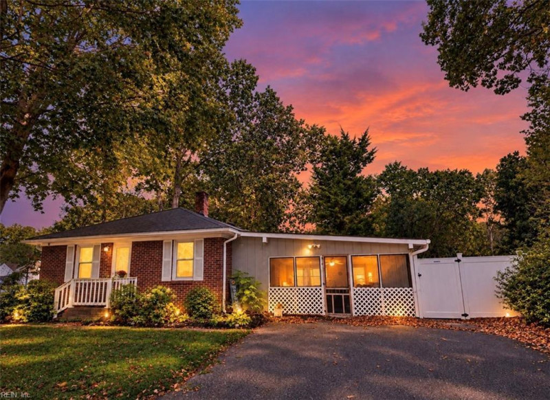 Photo 1 of 32 residential for sale in Chesapeake virginia