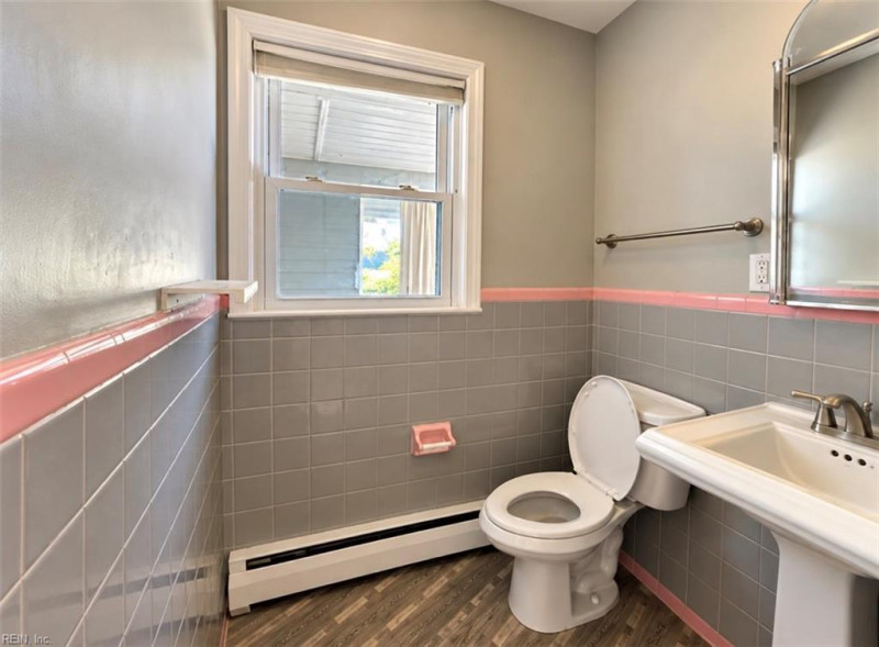 Photo 19 of 32 residential for sale in Chesapeake virginia