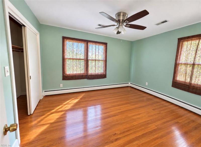 Photo 21 of 32 residential for sale in Chesapeake virginia