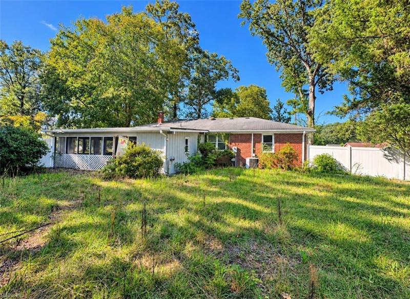 Photo 27 of 32 residential for sale in Chesapeake virginia
