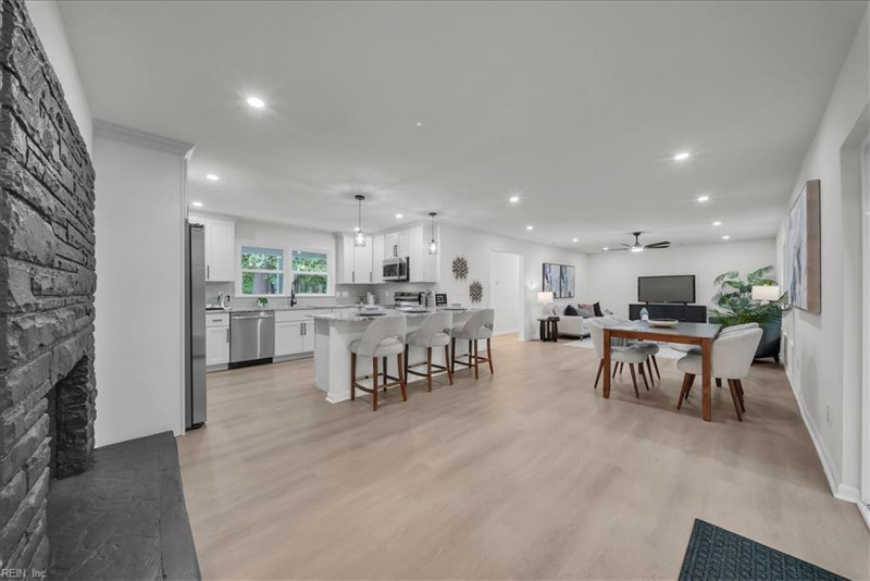 Photo 11 of 48 residential for sale in Virginia Beach virginia