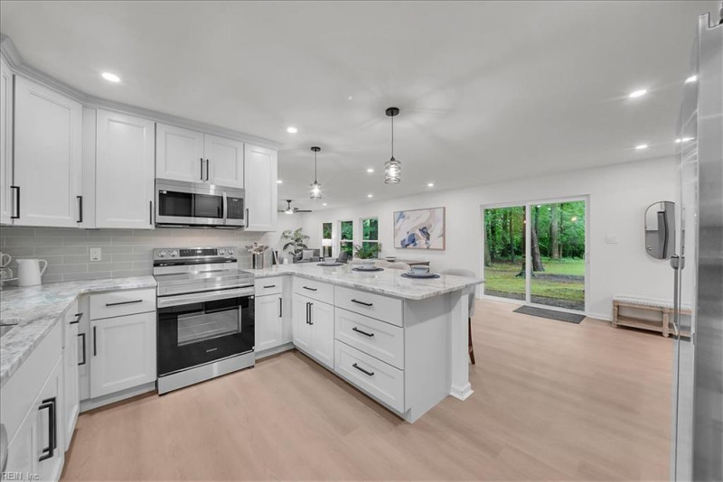 Photo 14 of 48 residential for sale in Virginia Beach virginia