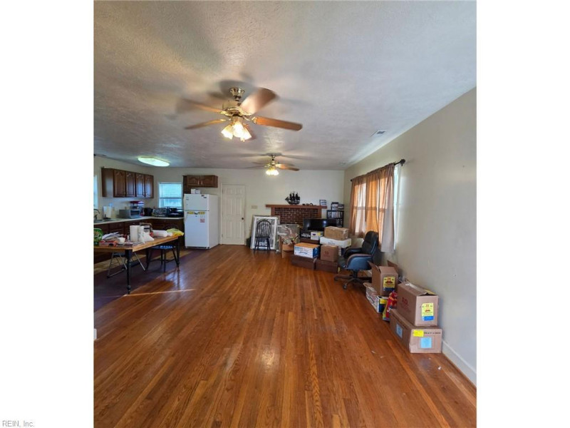 Photo 4 of 19 residential for sale in Middlesex County virginia Photo 4 of 19 residential for sale in Middlesex County virginia