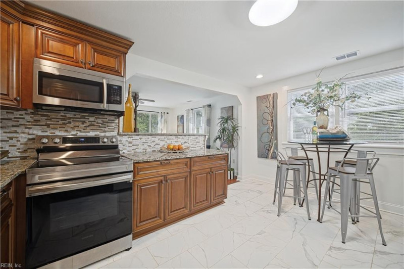 Photo 16 of 42 residential for sale in Norfolk virginia