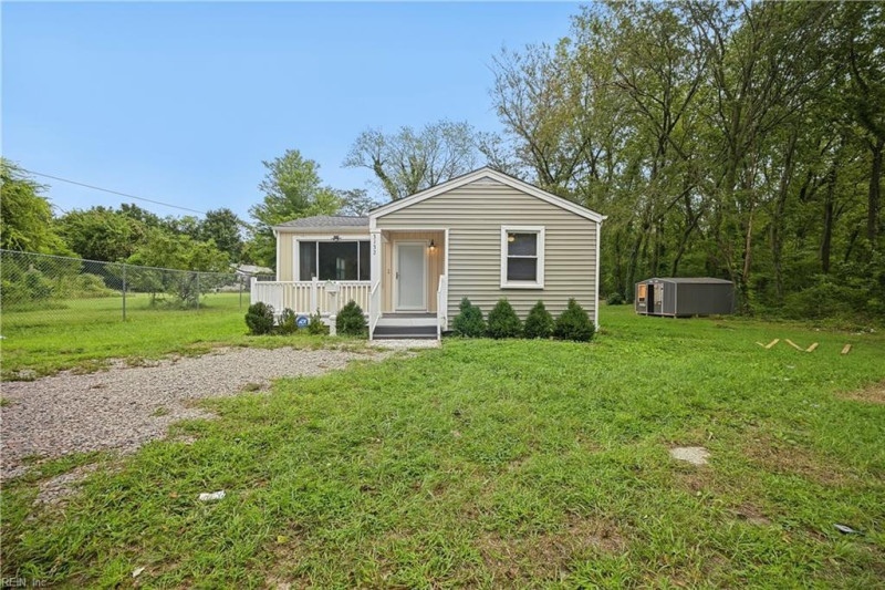 Photo 4 of 42 residential for sale in Norfolk virginia
