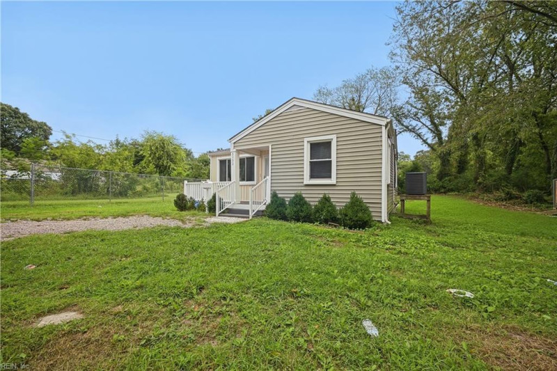 Photo 6 of 42 residential for sale in Norfolk virginia