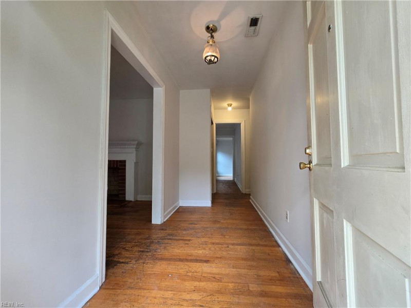 Photo 5 of 43 residential for sale in Newport News virginia Photo 5 of 43 residential for sale in Newport News virginia