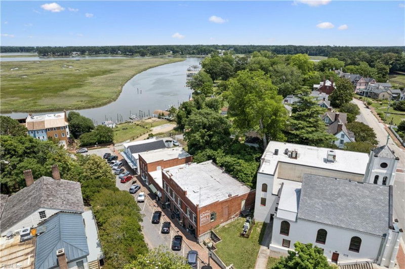 Photo 18 of 24 residential for sale in Isle of Wight County virginia