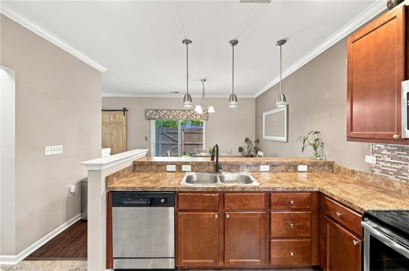 Photo 11 of 29 residential for sale in Virginia Beach virginia