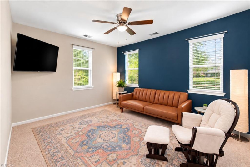 Photo 4 of 29 residential for sale in Virginia Beach virginia
