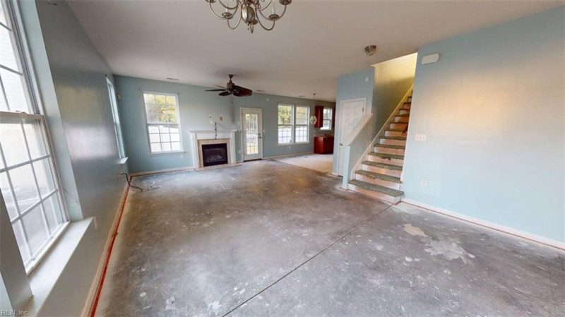 Photo 4 of 50 residential for sale in Chesapeake virginia Photo 4 of 50 residential for sale in Chesapeake virginia