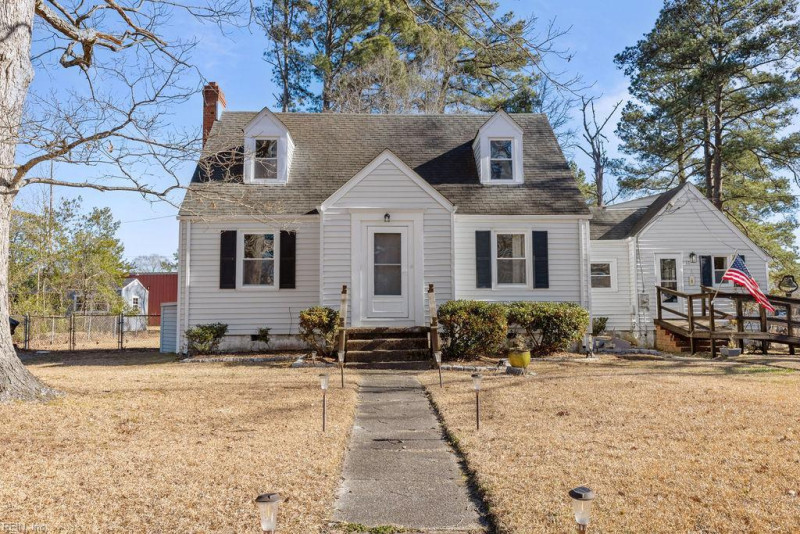 Photo 1 of 37 residential for sale in Franklin virginia