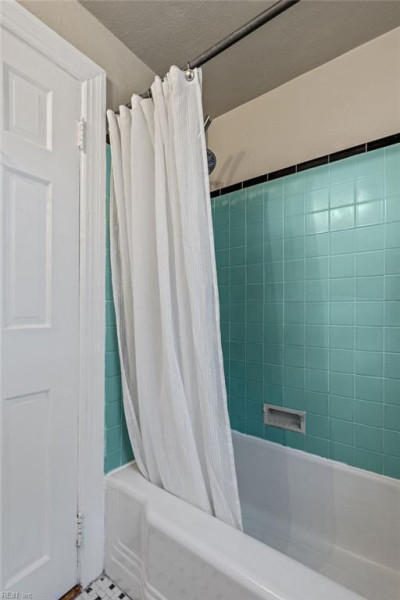 Photo 12 of 37 residential for sale in Franklin virginia