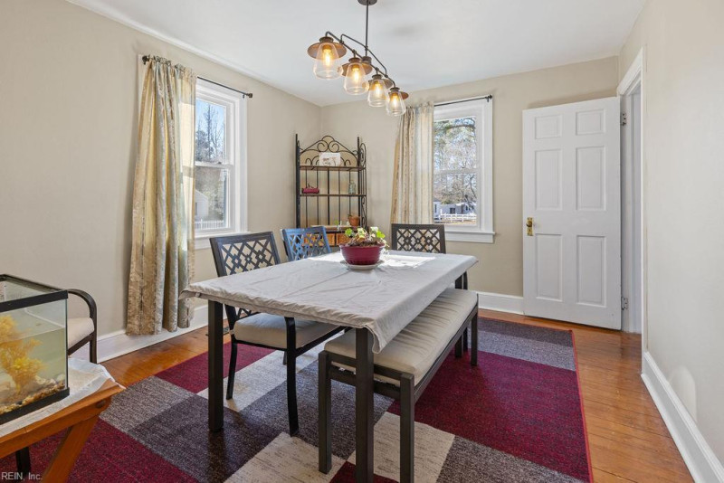 Photo 4 of 37 residential for sale in Franklin virginia