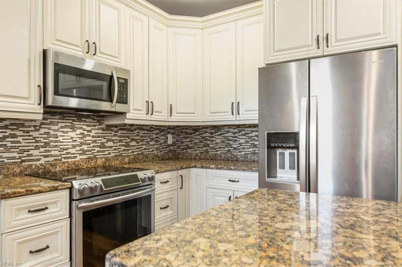 Photo 13 of 38 residential for sale in Chesapeake virginia
