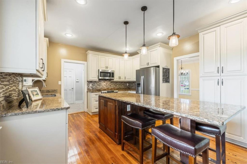 Photo 17 of 38 residential for sale in Chesapeake virginia