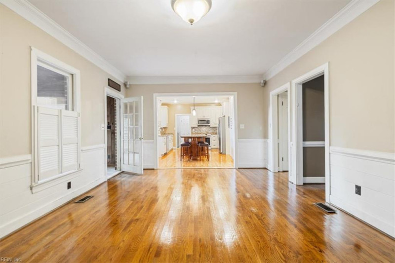 Photo 18 of 38 residential for sale in Chesapeake virginia