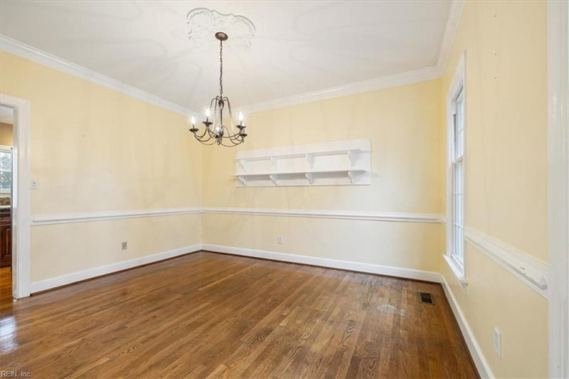 Photo 25 of 38 residential for sale in Chesapeake virginia