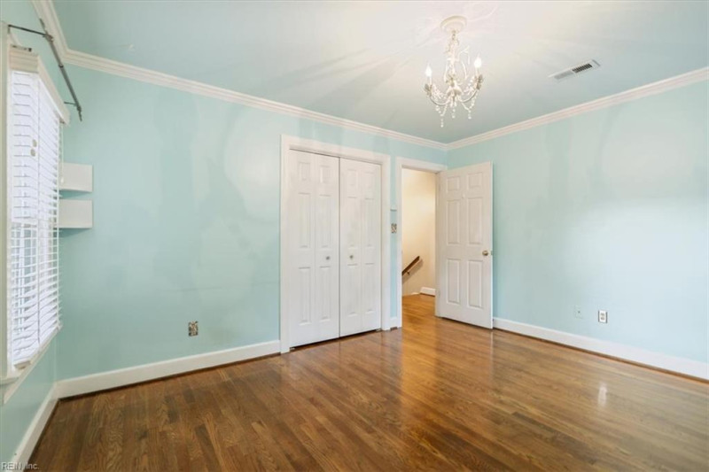 Photo 34 of 38 residential for sale in Chesapeake virginia