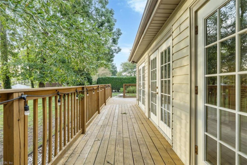 Photo 6 of 38 residential for sale in Chesapeake virginia