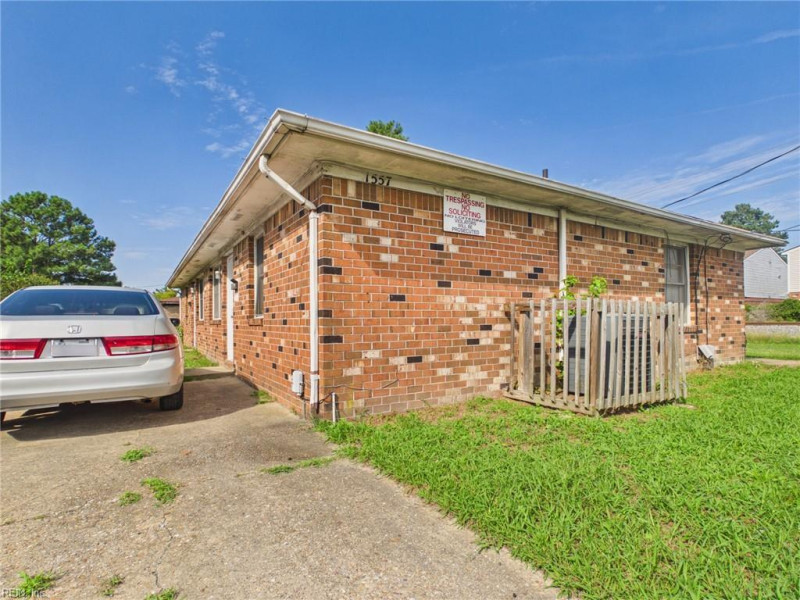 Photo 3 of 5 residential for sale in Norfolk virginia