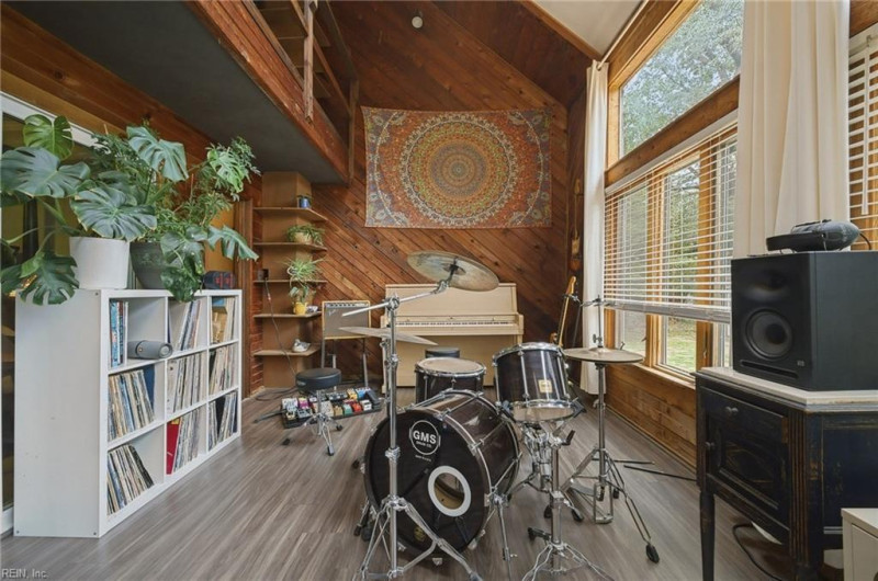 Photo 3 of 25 residential for sale in Suffolk virginia