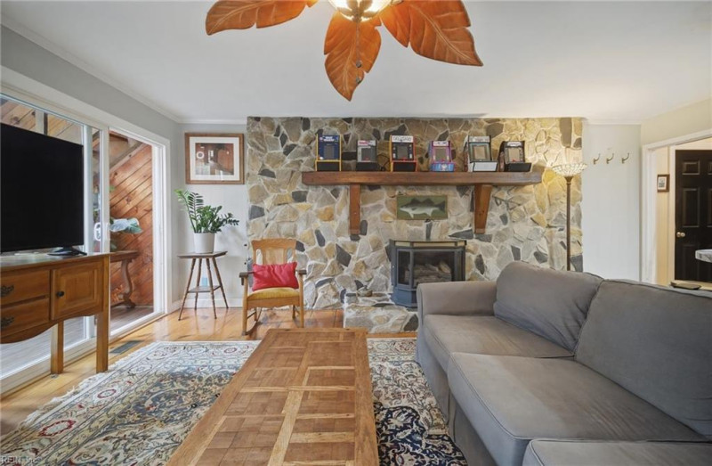 Photo 7 of 25 residential for sale in Suffolk virginia