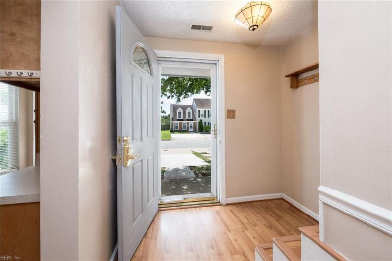 Photo 13 of 20 residential for sale in Virginia Beach virginia