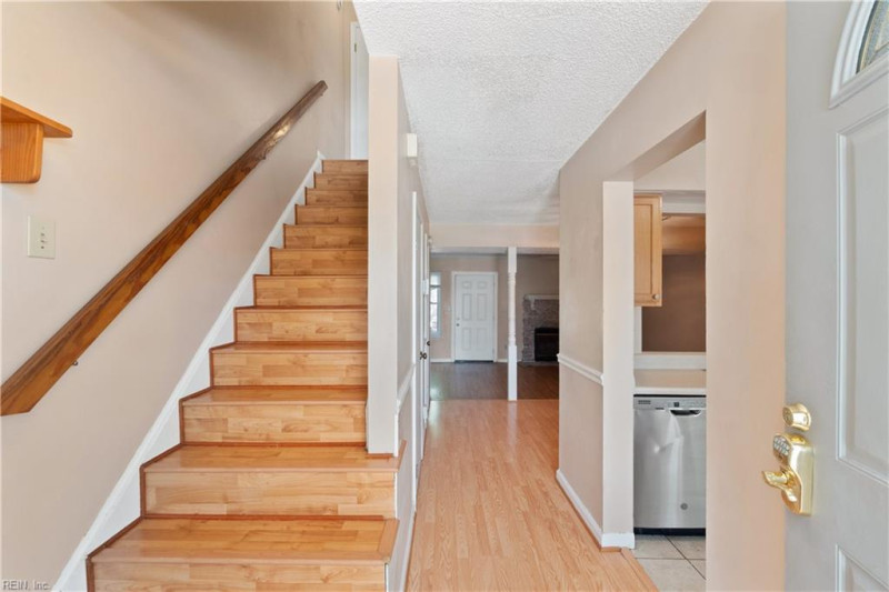 Photo 14 of 20 residential for sale in Virginia Beach virginia