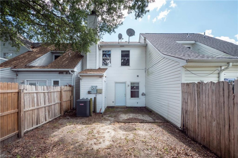 Photo 3 of 20 residential for sale in Virginia Beach virginia