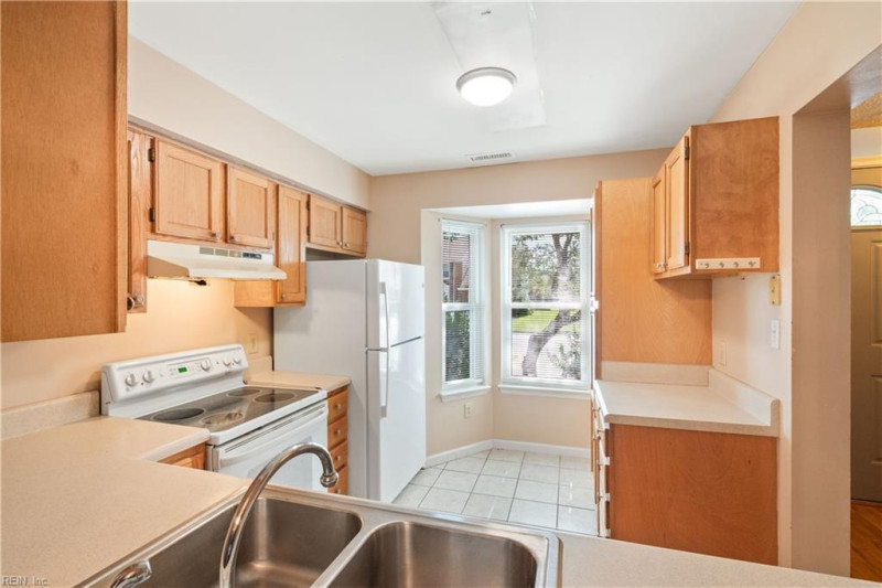 Photo 5 of 20 residential for sale in Virginia Beach virginia