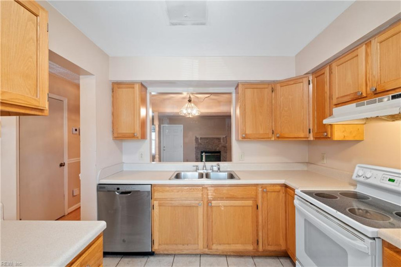 Photo 7 of 20 residential for sale in Virginia Beach virginia