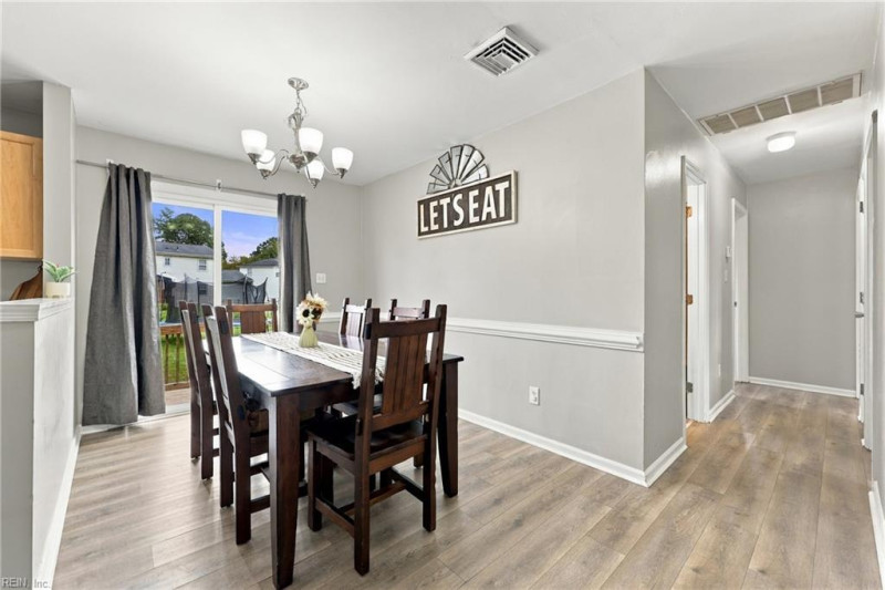 Photo 11 of 44 residential for sale in Chesapeake virginia