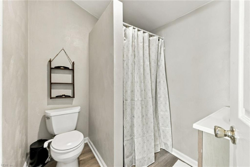 Photo 24 of 44 residential for sale in Chesapeake virginia